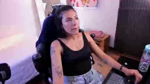 Lili  online show from December 15, 9:20 pm