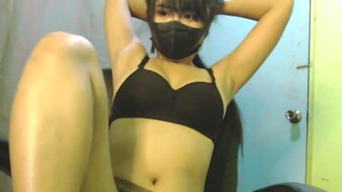 _lilies_gigi_ online show from February 22, 11:36 pm