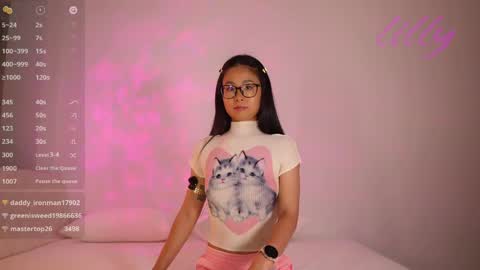 _lillilly_ online show from June 1, 6:15 am