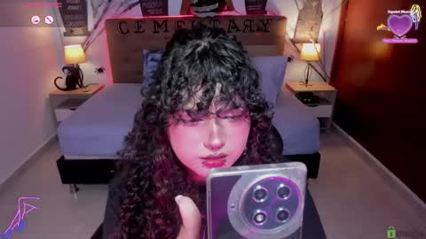 Liily online show from October 18, 9:26 pm