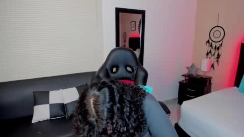 Liily online show from February 28, 4:13 am