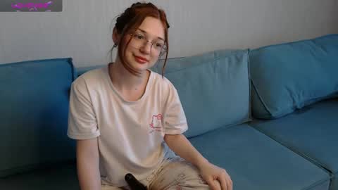 Snapshot of _litle_viola chatting on April 16, 3:07 am Viola online show from April 16, 3:07 am