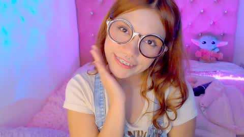 Snapshot of _lloou_ chatting on December 9, 2:02 am Sofia 3 online show from December 9, 2:02 am