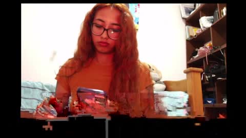 _loreana_ online show from April 5, 11:24 pm