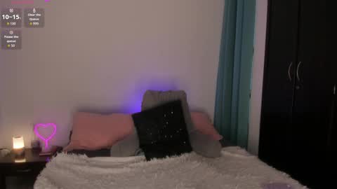   online show from March 28, 12:49 pm