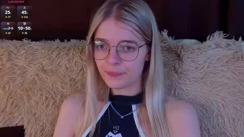 Monica online show from November 19, 7:36 pm