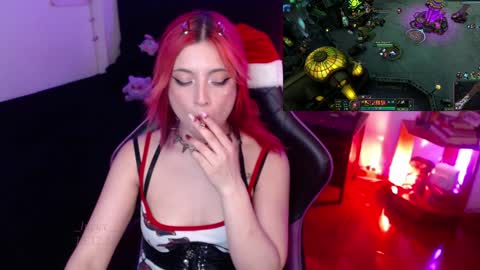 Queen.  Help me reach 100 thumbs up  online show from December 16, 12:04 am