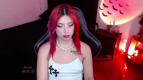 Queen.  Help me reach 100 thumbs up  online show from January 5, 9:03 pm