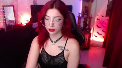 Queen.  Help me reach 100 thumbs up  online show from September 13, 12:54 am