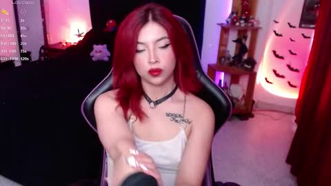 Queen.  Help me reach 100 thumbs up  online show from September 18, 7:27 pm