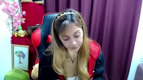 Snapshot of _luna10 chatting on November 15, 6:59 pm _luna10 online show from November 15, 6:59 pm