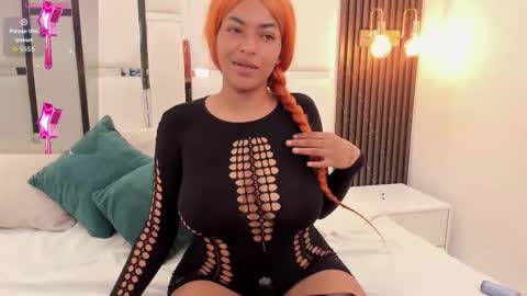 Snapshot of _luna_rossee_ chatting on February 7, 1:59 pm _luna_rossee_ online show from February 7, 1:59 pm