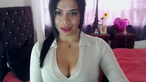 QUEEN online show from October 31, 4:19 pm