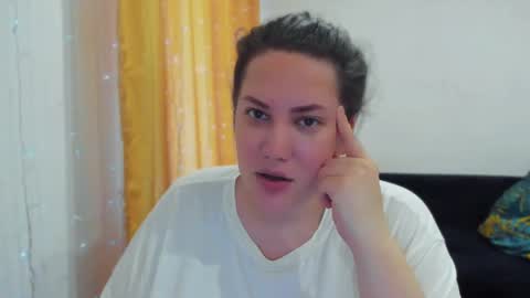 Snapshot of _madalexa_ chatting on June 21, 3:25 pm Alexa online show from June 21, 3:25 pm