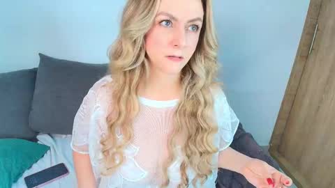 Lady Chanel online show from February 26, 8:08 pm