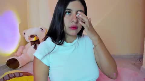 Maia online show from October 5, 1:09 pm