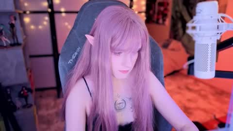 Snapshot of _mariko_ chatting on November 21, 3:33 pm Mariko online show from November 21, 3:33 pm