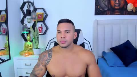 _matthew_santos_ online show from October 12, 7:57 pm