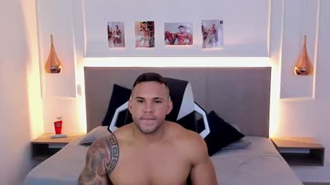 Snapshot of _matthew_santos_ chatting on June 27, 2:05 am _matthew_santos_ online show from June 27, 2:05 am