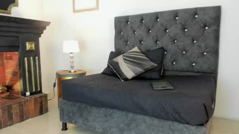 _maximo_1 online show from June 13, 11:19 am
