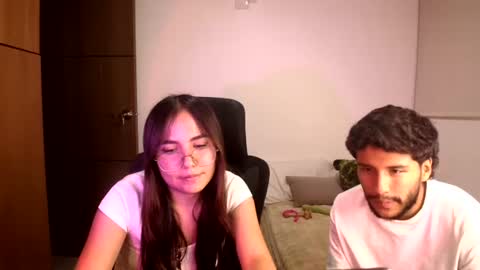 max and abby online show from July 16, 1:44 am