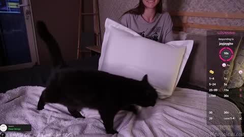 Snapshot of _meg chatting on December 23, 5:22 pm Meg online show from December 23, 5:22 pm