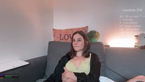 Snapshot of _meg chatting on November 26, 8:15 am Meg online show from November 26, 8:15 am