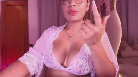 Marce  online show from May 7, 2:33 pm