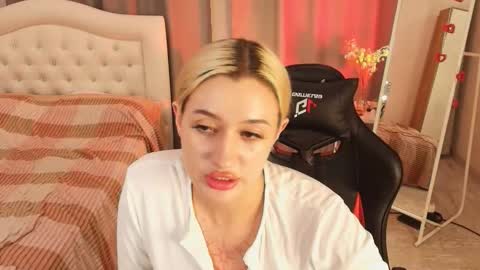 Snapshot of _melanykink chatting on October 10, 4:28 pm Melany online show from October 10, 4:28 pm