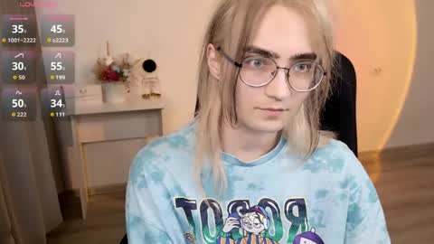 _meow_neko_ online show from April 17, 9:29 pm