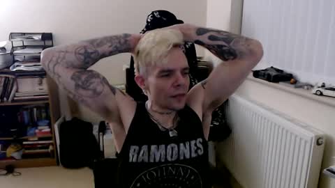 Snapshot of _mercy_me_ chatting on February 17, 12:07 am _mercy_me_ online show from February 17, 12:07 am