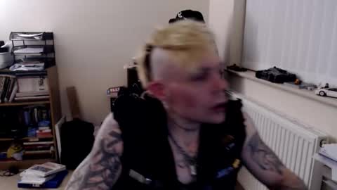 Snapshot of _mercy_me_ chatting on March 28, 2:22 am _mercy_me_ online show from March 28, 2:22 am