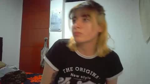 Mia-foster online show from April 1, 1:39 am