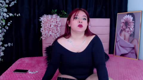 Snapshot of _mia_valencia_ chatting on June 3, 11:24 am _mia_valencia_ online show from June 3, 11:24 am