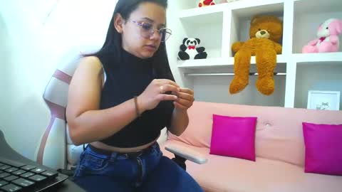 Snapshot of _miaaleon chatting on January 11, 12:50 pm Mia online show from January 11, 12:50 pm