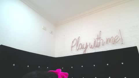 Snapshot of _miaaleon chatting on March 7, 1:18 pm Mia online show from March 7, 1:18 pm