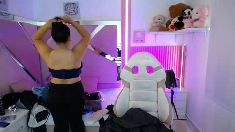 Snapshot of _miaaleon chatting on October 1, 12:55 pm Mia online show from October 1, 12:55 pm