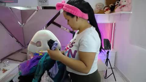 Snapshot of _miaaleon chatting on October 20, 12:38 pm Mia online show from October 20, 12:38 pm