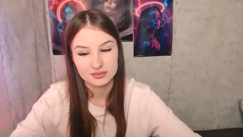 Mia online show from October 15, 1:11 pm