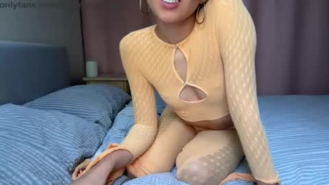 Mia Magdalena online show from October 2, 4:03 pm