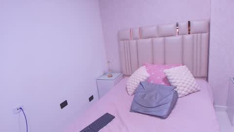 Snapshot of _miavelvet chatting on January 17, 11:59 am Mia online show from January 17, 11:59 am