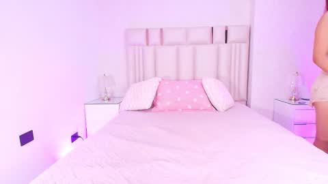 Snapshot of _miavelvet chatting on February 10, 11:58 am Mia online show from February 10, 11:58 am