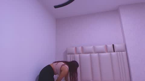 Snapshot of _miavelvet chatting on February 14, 11:51 am Mia online show from February 14, 11:51 am