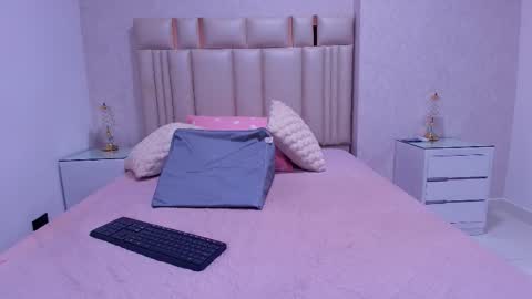 Snapshot of _miavelvet chatting on February 25, 11:53 am Mia online show from February 25, 11:53 am