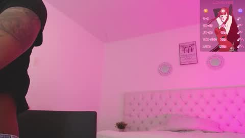 Snapshot of _miia_sweet chatting on October 9, 11:19 am Paula online show from October 9, 11:19 am