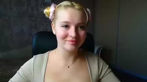 Melanie online show from March 13, 7:48 am