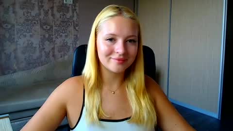 Melanie online show from August 6, 9:55 am