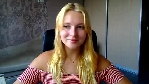 Melanie online show from August 7, 9:55 am