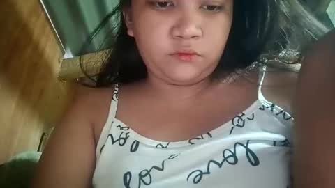 Snapshot of _milkytitsmomxx_ chatting on March 1, 8:27 am _milkytitsmomxx_ online show from March 1, 8:27 am