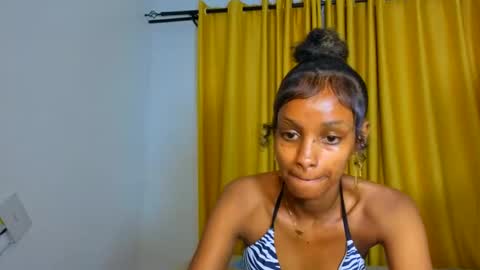 Snapshot of _mimimars chatting on March 1, 2:13 am Mimi online show from March 1, 2:13 am